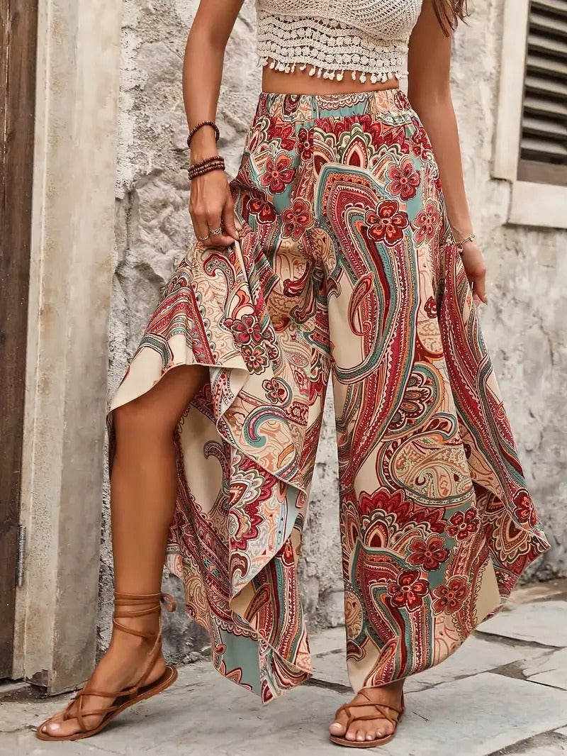 Vakantieklare damesbroek met wijde pijpen en unieke bohemian print; comfortabel en stijlvol voor elke zomerlook.