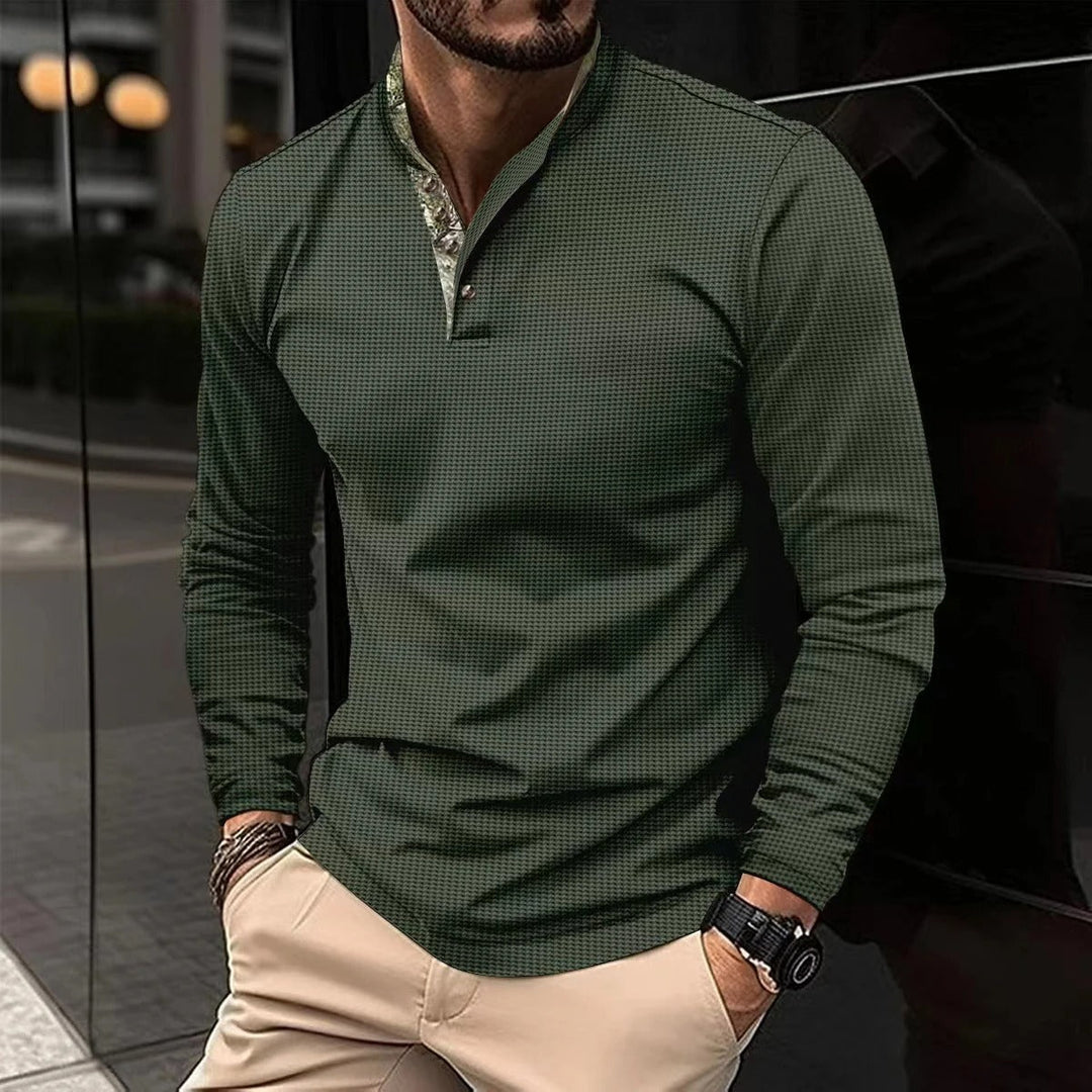 Rode heren polo trui met opstaande kraag en lange mouwen, ideaal voor een stijlvolle casual look.