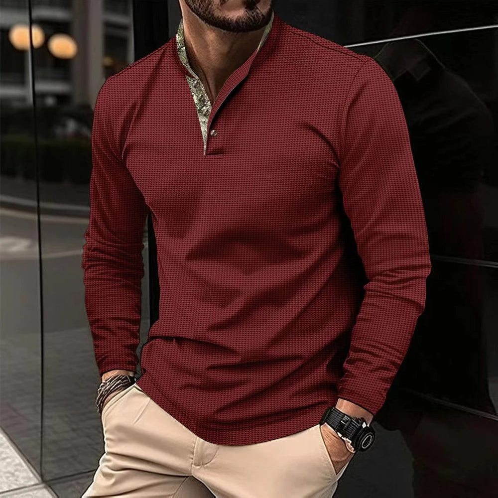 Comfortabele heren polo trui in rood met opstaande kraag en lange mouwen voor elke gelegenheid.