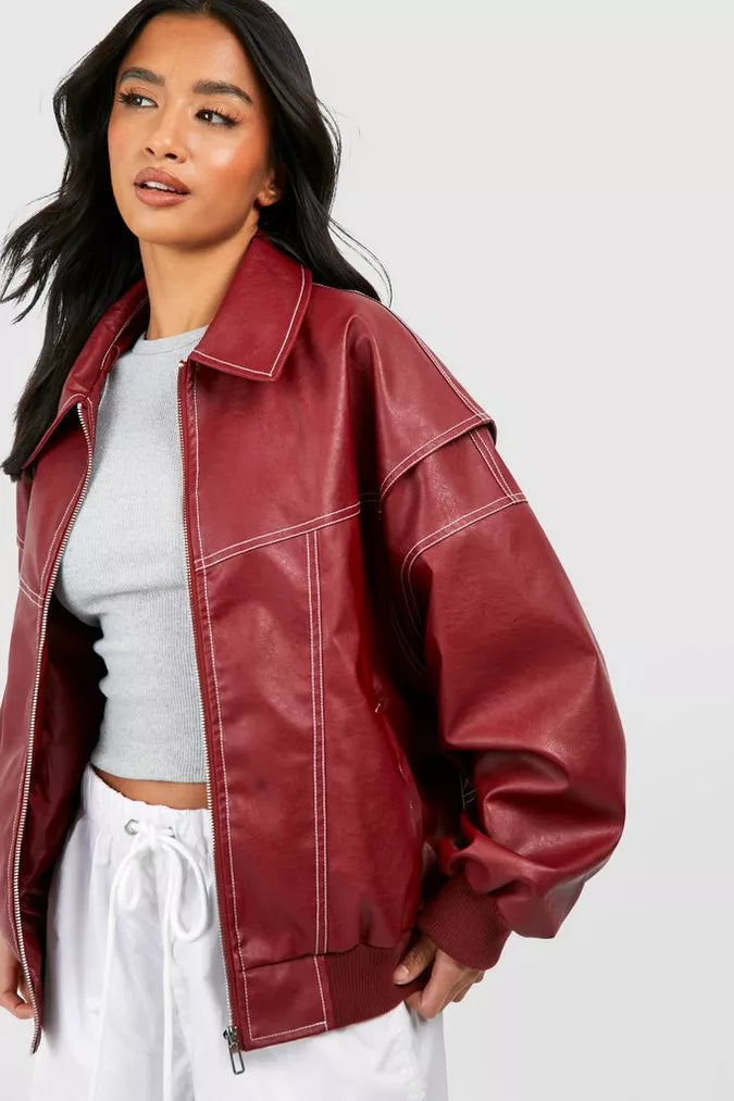 Rood dames oversized jack, casual-moderne streetwear stijl, comfortabel voor herfst/voorjaar.