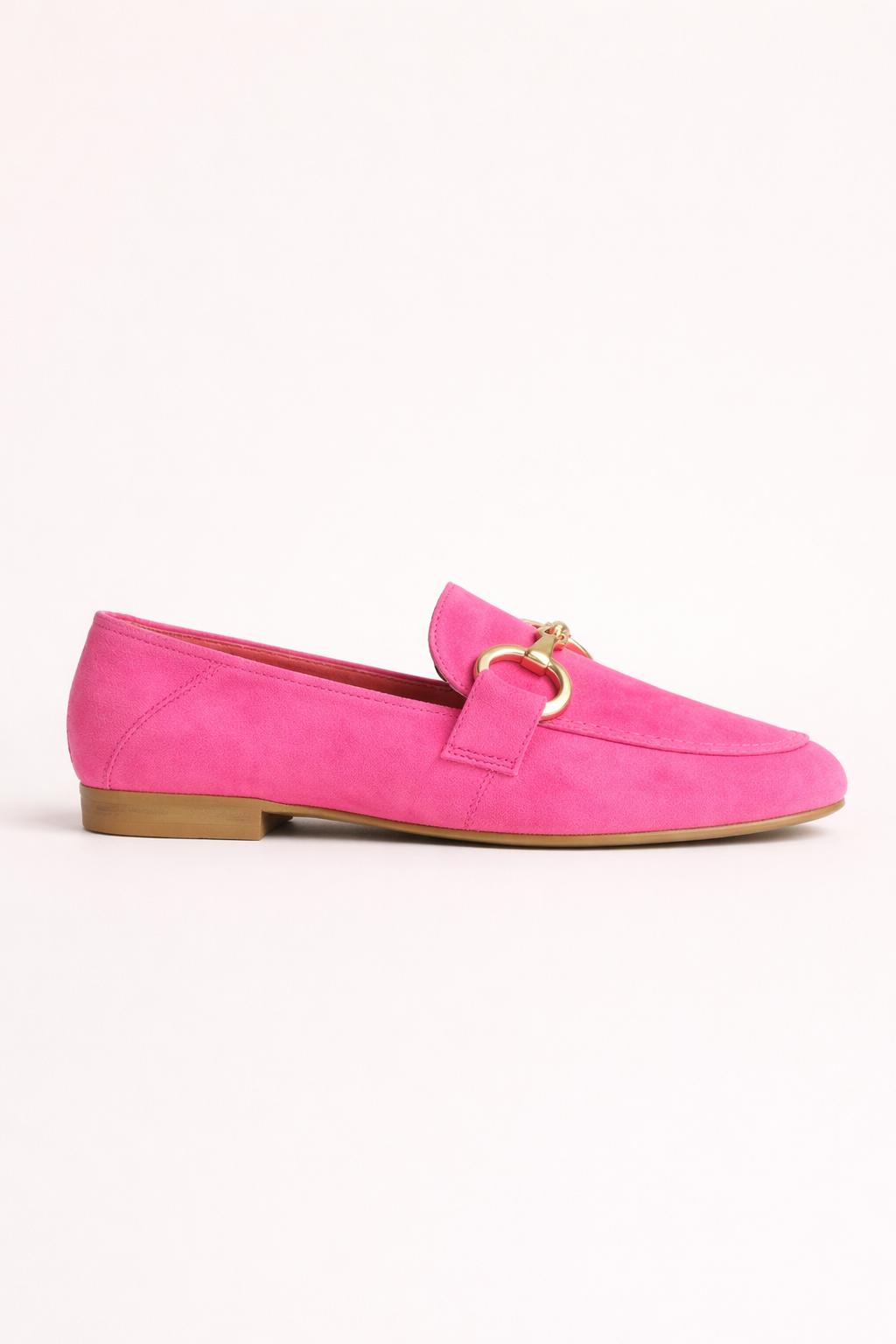 Comfortabele roze dames mocassins met platte zool en subtiel metallic detail, perfect voor de lente.