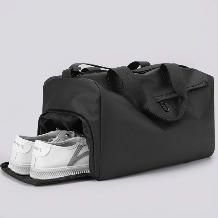 Comfortabele Roamify weekendtas gedragen, ideaal als ruime reistas of handbagage voor dames en heren.