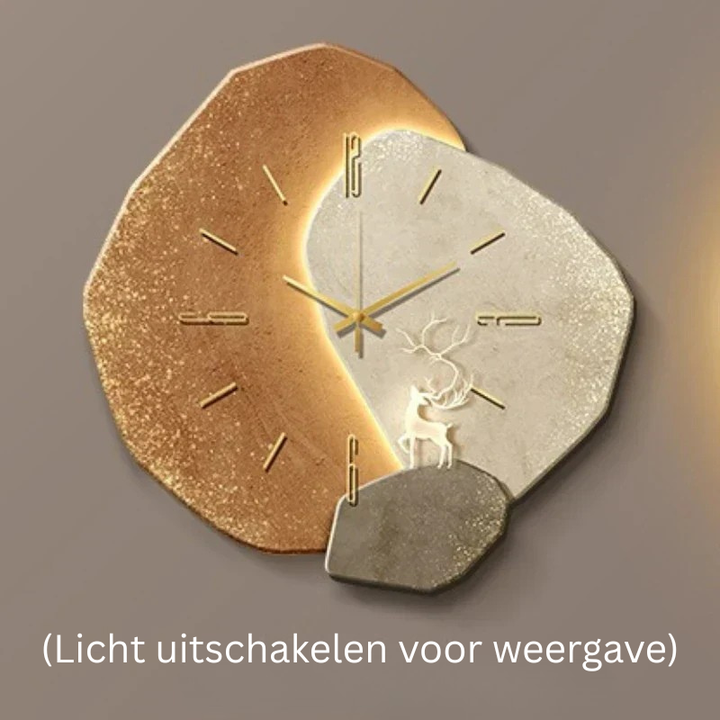 Scandinavische design wandklok met geïntegreerde LED-verlichting, een stille en stijlvolle klok.