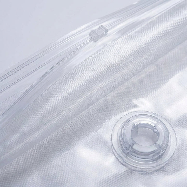 Duurzame, herbruikbare VacuumVault vacuümzakken beschermen kleding en beddengoed tegen stof en vocht, ideaal voor lange termijn opslag.