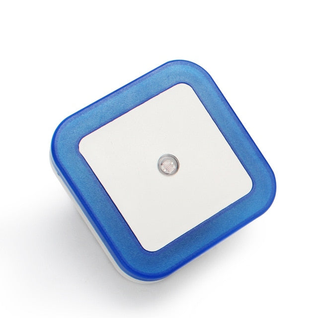 Kindernachtlampje met automatische lichtsensor, biedt rustgevende LED verlichting en gemoedsrust voor ouders.