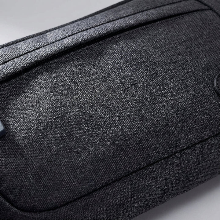 Comfortabel slim AquaHipz waterdicht heuptasje voor wandelen & outdoor avonturen. Houd essentials droog.