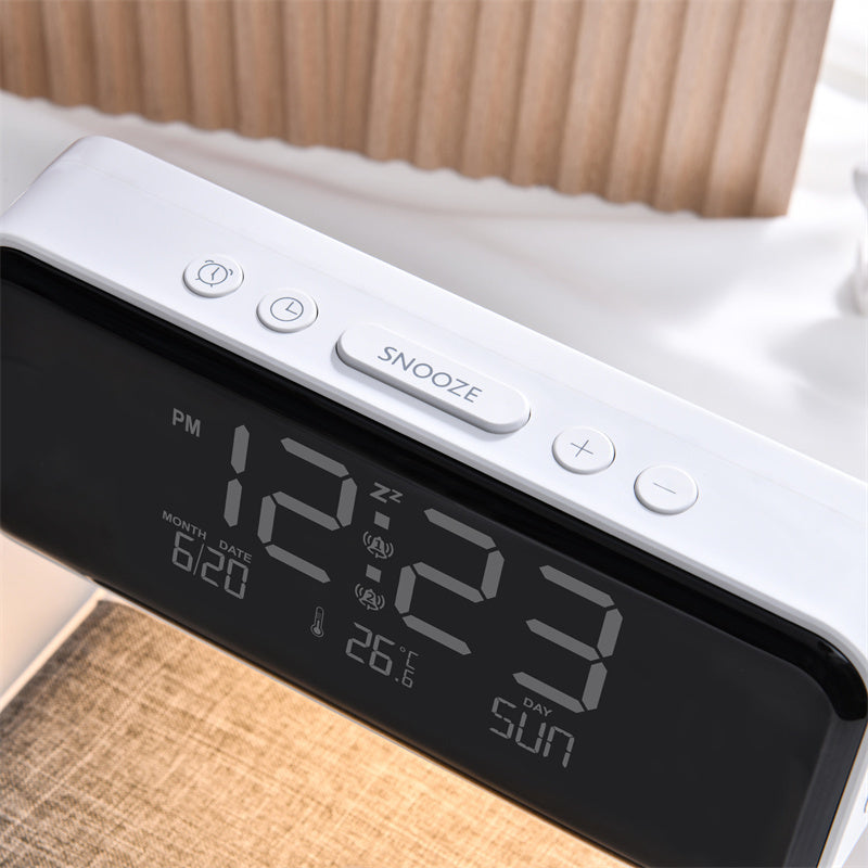 Minimalistische bedlamp met geïntegreerde wekker en draadloze oplader, perfect voor de slaapkamer.