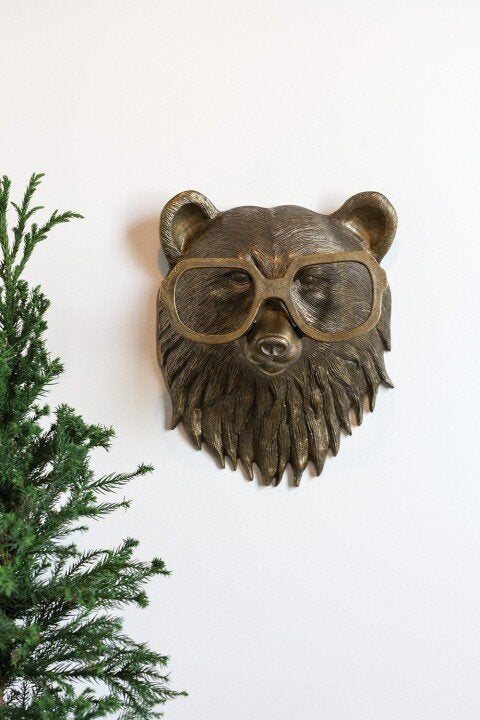 Decoratieve speelse dierenkop wandkunst. Handgeschilderd, voegt een uniek en humoristisch tintje toe.