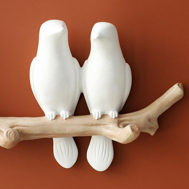 Duurzame hars kapstok met vogelthema, voegt een unieke en vrolijke touch toe aan je interieur.