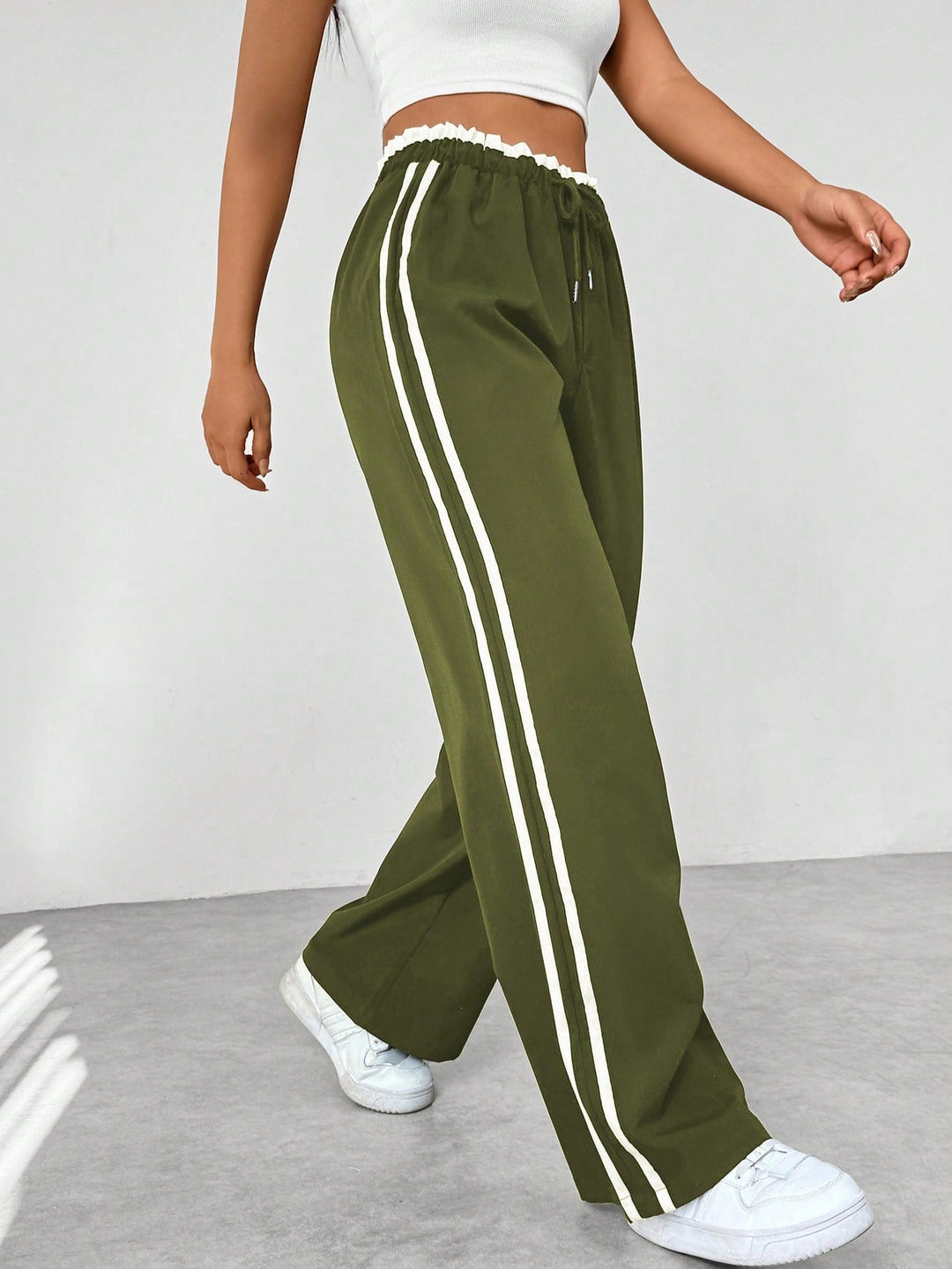 "Sportieve dames wide-leg broek, comfortabele pasvorm, elastische taille, trendy strepen, wijde pijpen, casual stijl"