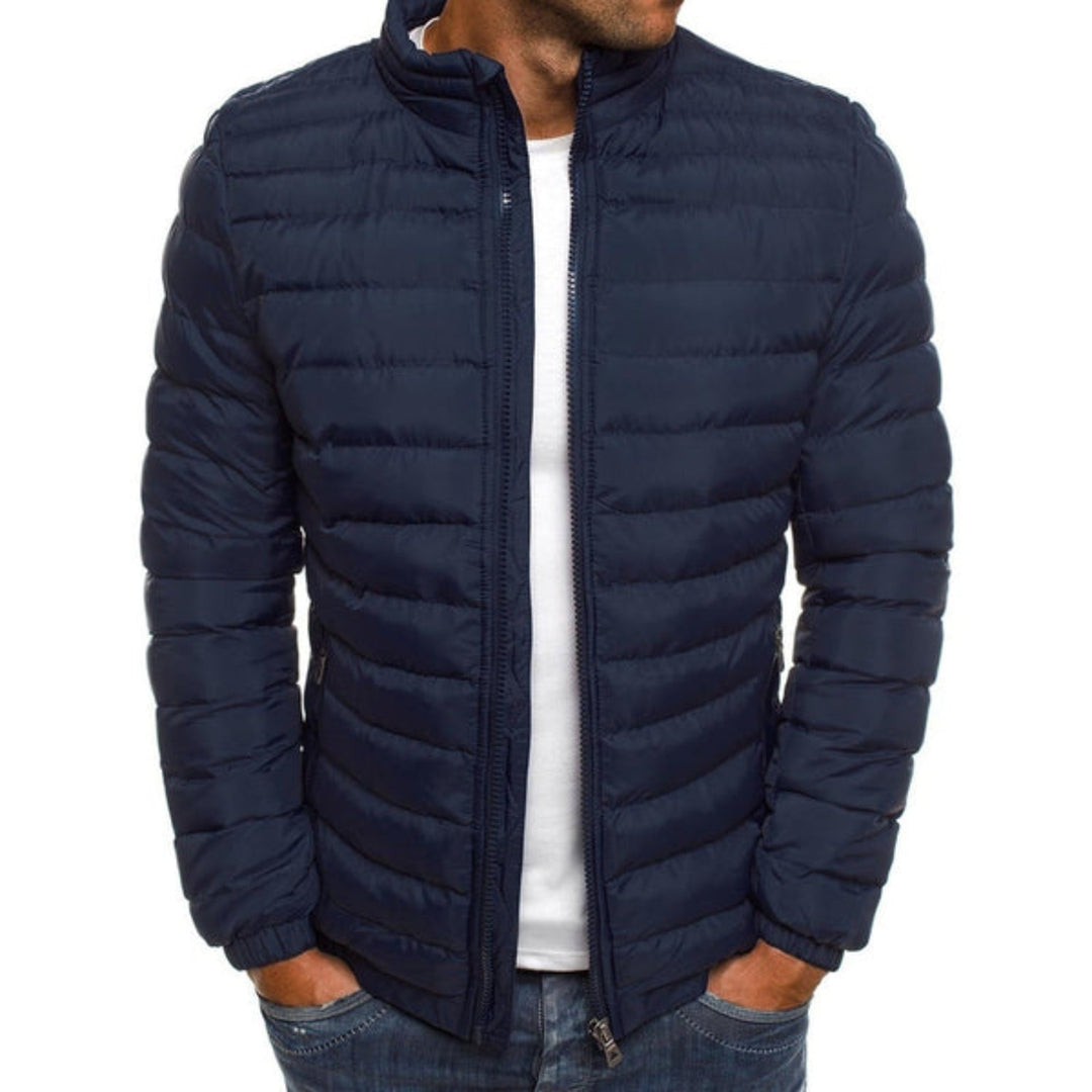 Modern heren donsjack, casual pufferjas. Warm en comfortabel voor dagelijkse herenmode.