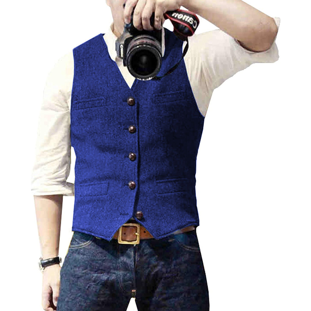 Donkerblauw heren gilet, klassiek en elegant, essentieel item voor de herfst mode. Combineer zakelijk casual.