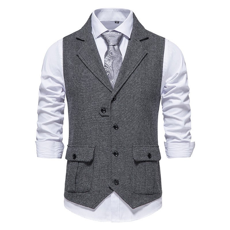 Klassiek heren gilet in vintage stijl, gemaakt van hoogwaardige stof. Dit vest met knoopsluiting voegt elegantie toe.