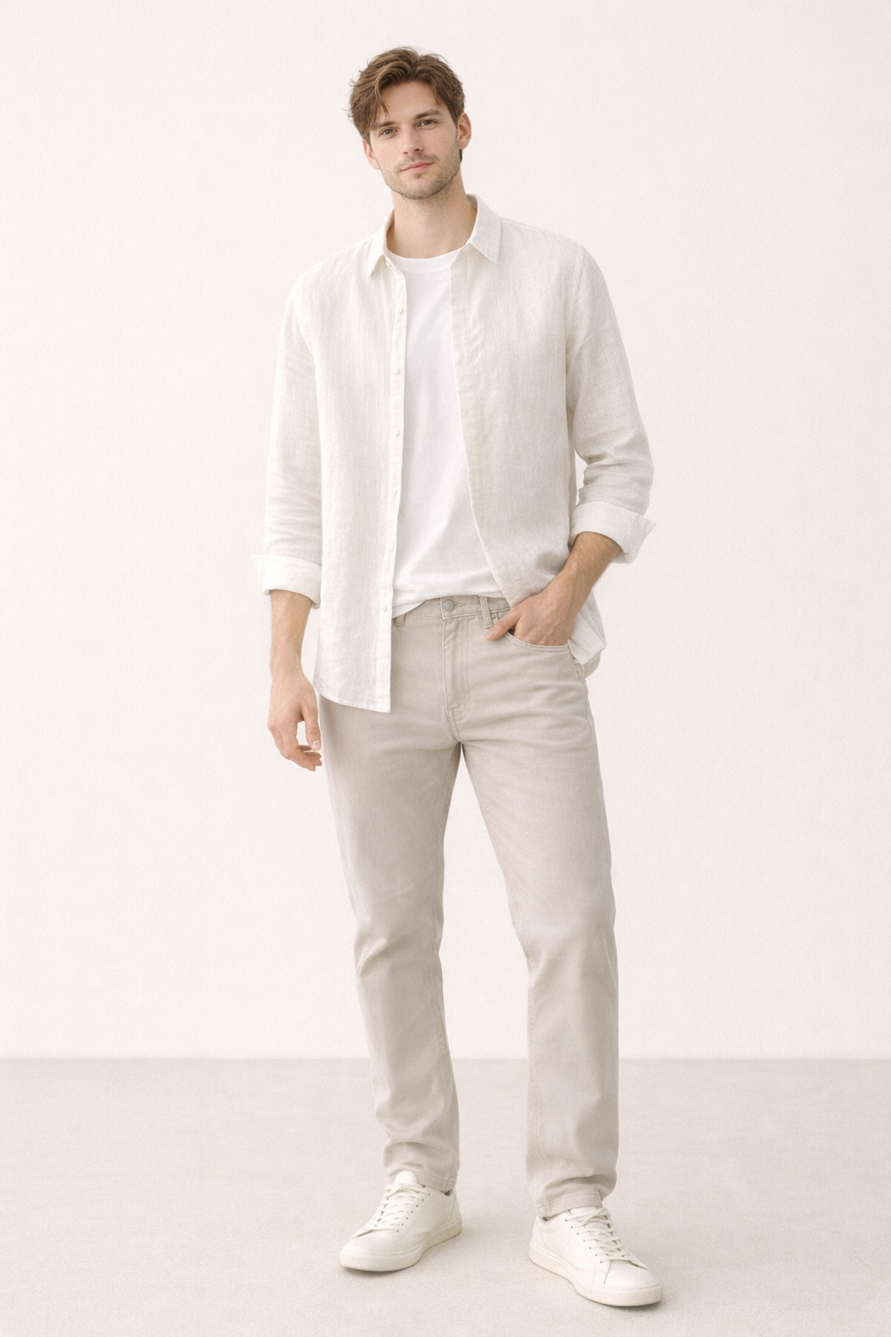 Lichtgewicht en comfortabel herenoverhemd lange mouwen, perfect voor warme zomerdagen en casual outfits.