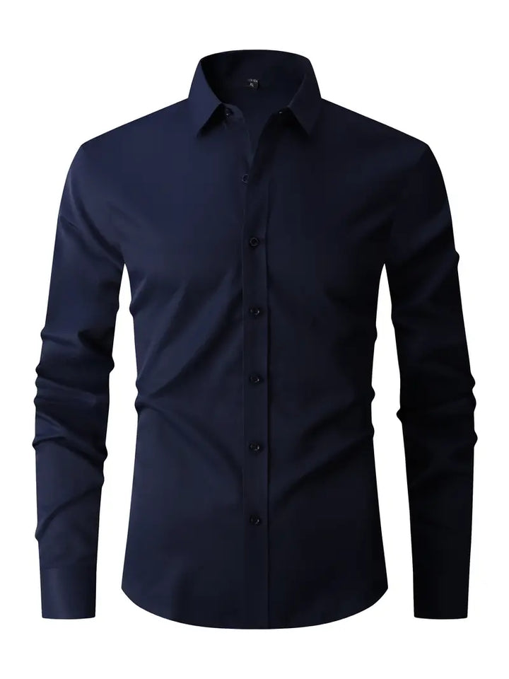 Moderne herenmode: slim fit overhemd lange mouwen voor een eigentijdse look.