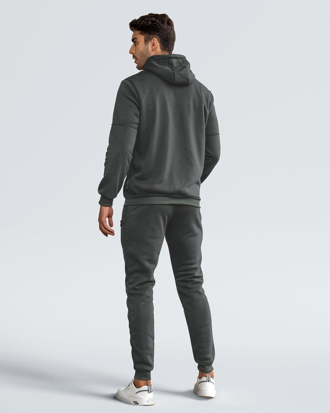 "Stijlvol Jamie trainingspak heren: ademend, grijs/slim-fit pullover en broek, ideaal voor sport en casual wear."
