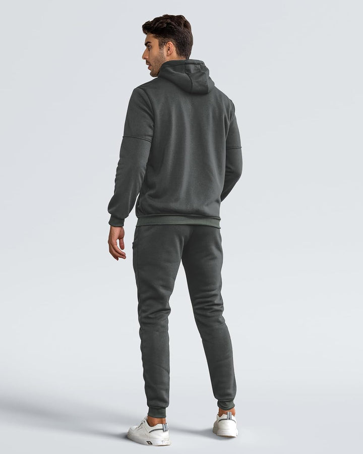 "Stijlvol Jamie trainingspak heren: ademend, grijs/slim-fit pullover en broek, ideaal voor sport en casual wear."