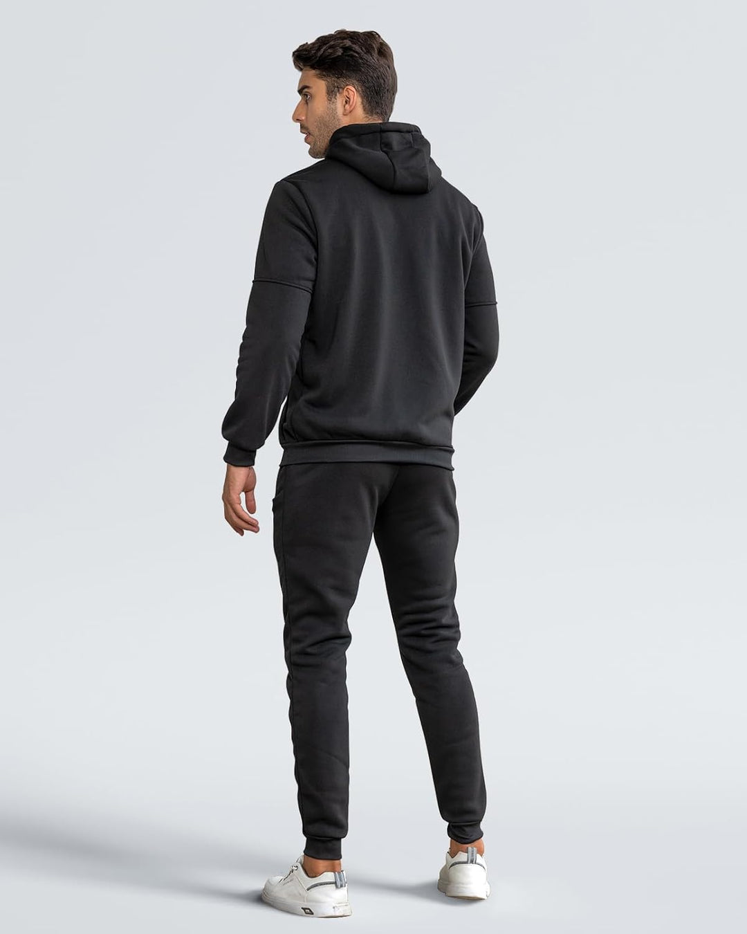 "Stijlvol Jamie trainingspak heren: ademend, grijs/slim-fit pullover en broek, ideaal voor sport en casual wear."