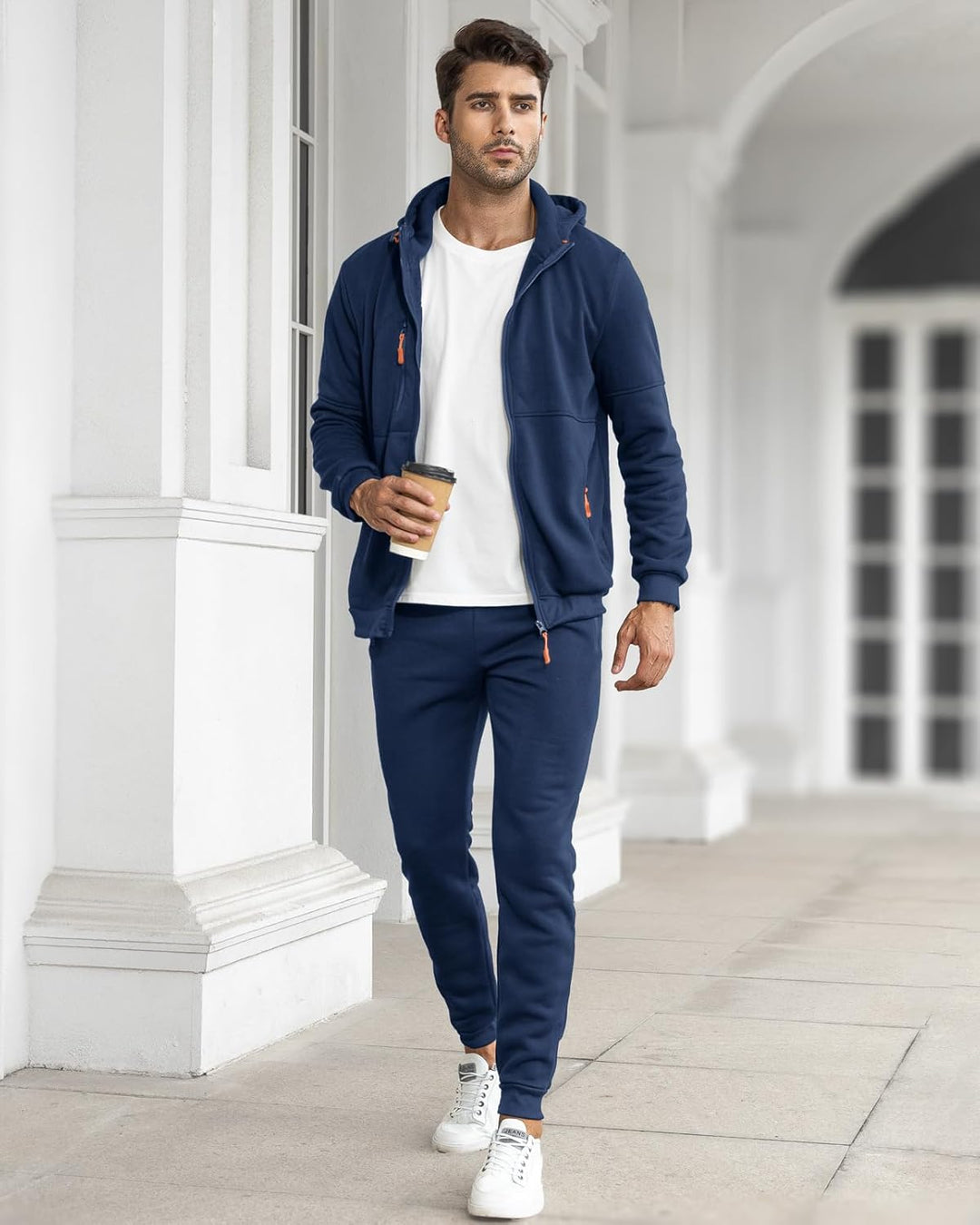 "Stijlvol Jamie trainingspak heren: ademend, grijs/slim-fit pullover en broek, ideaal voor sport en casual wear."