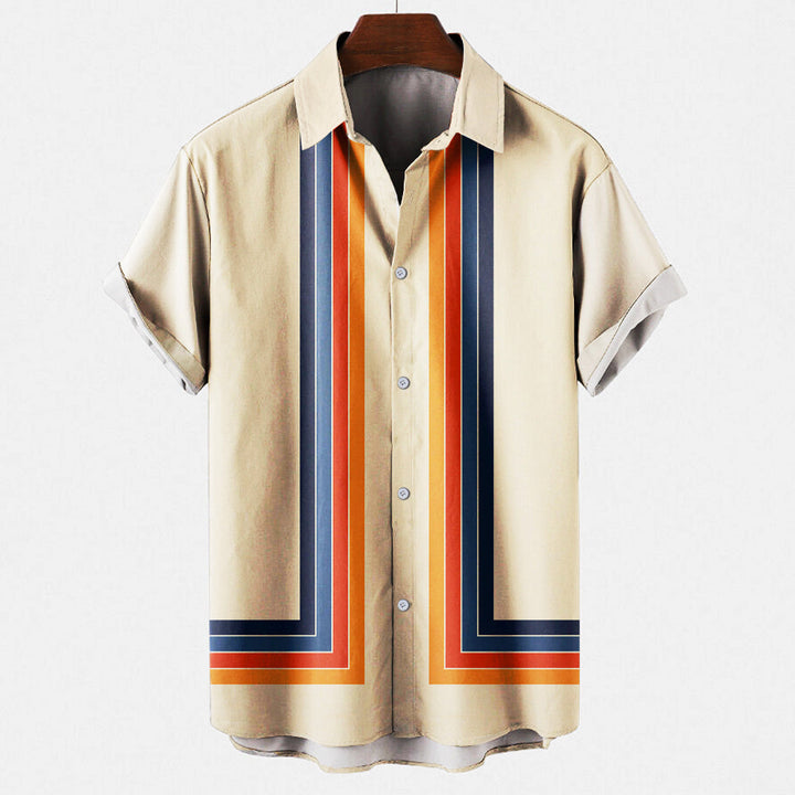 "Stijlvol retro herenoverhemd met moderne twist, beige tint en comfortabele pasvorm voor elke gelegenheid."