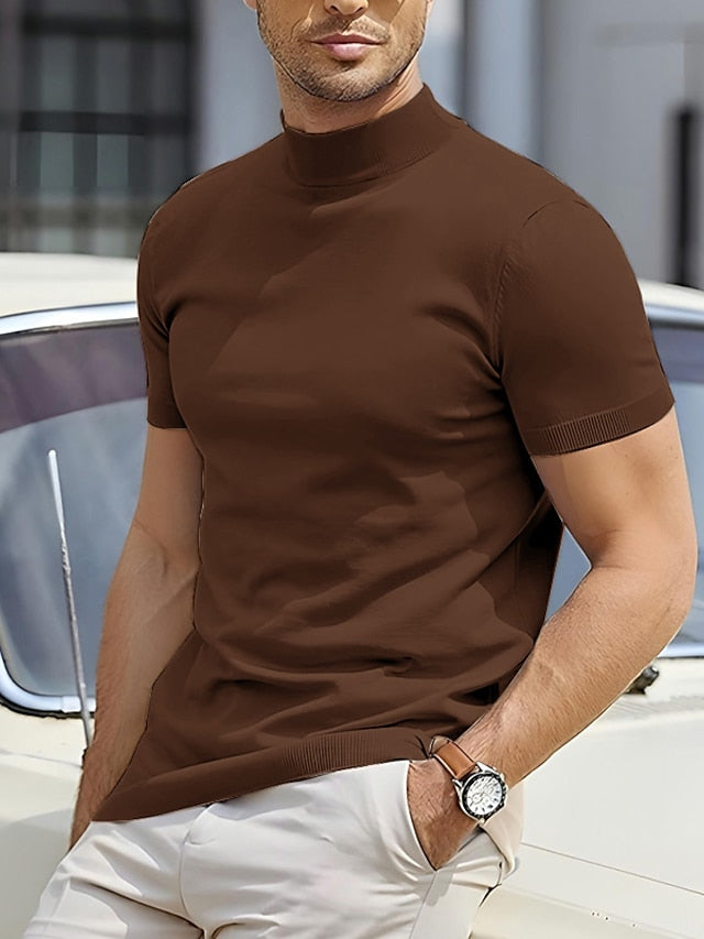 Uniek heren T-shirt met trendy turtleneck en korte mouwen, zorgt voor een slim fit en modieuze uitstraling.