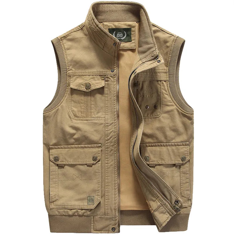 Stijlvol vintage gilet voor heren met klassiek design en meerdere zakken, perfect voor diverse outfits.