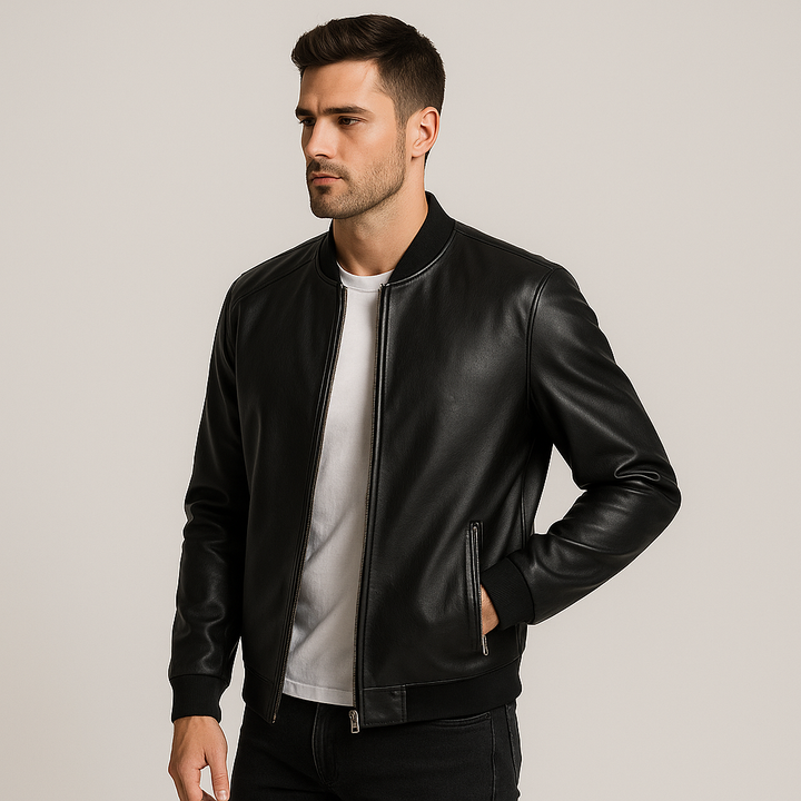 Comfortabel heren bomberjack in zwart, met een moderne pasvorm. Essentieel item voor herenmode.