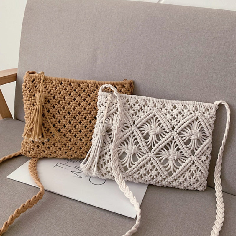 Trendy boho-stijl beige zomertas voor vrouwen, een chic en praktisch accessoire voor de zomer.