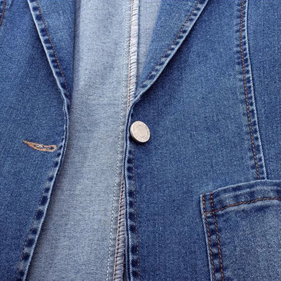 Elegante getailleerde dames blazer in jeansstof, lange mouwen, comfortabel en modern voor vrouwen.
