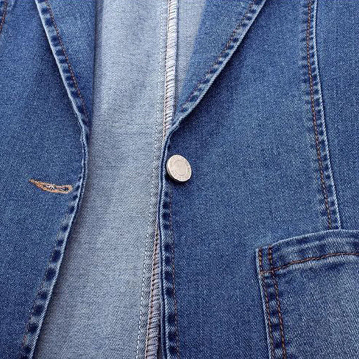 Elegante getailleerde dames blazer in jeansstof, lange mouwen, comfortabel en modern voor vrouwen.