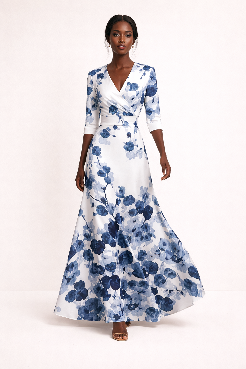 Moderne dames maxi-jurk met unieke print, diepe V-hals en praktische driekwart mouwen; perfecte zomerse casual jurk.