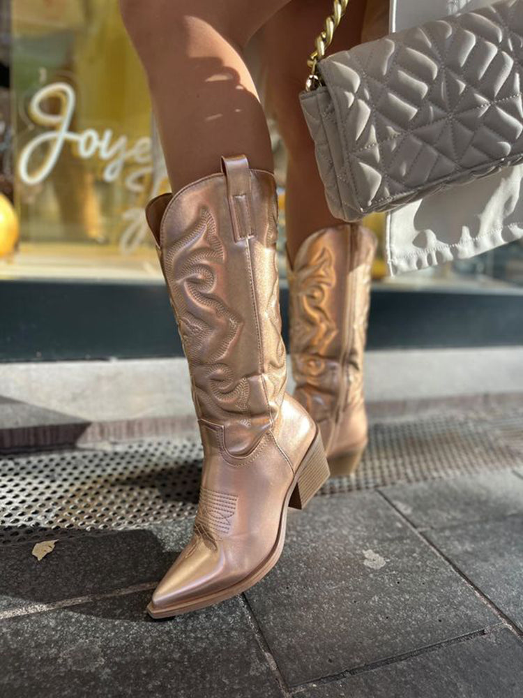 Feestelijke metallic dameslaarzen, geschikt voor winter- en herfstmode, voegt glamoureuze flair toe aan elke outfit.