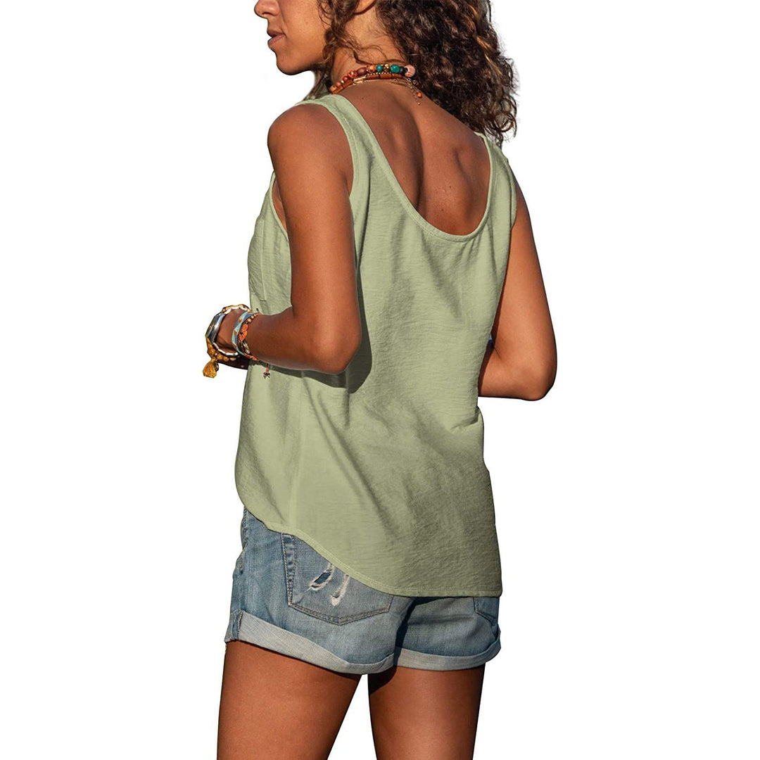 Een chique dames tanktop in Ibiza stijl, ideaal voor warme dagen.