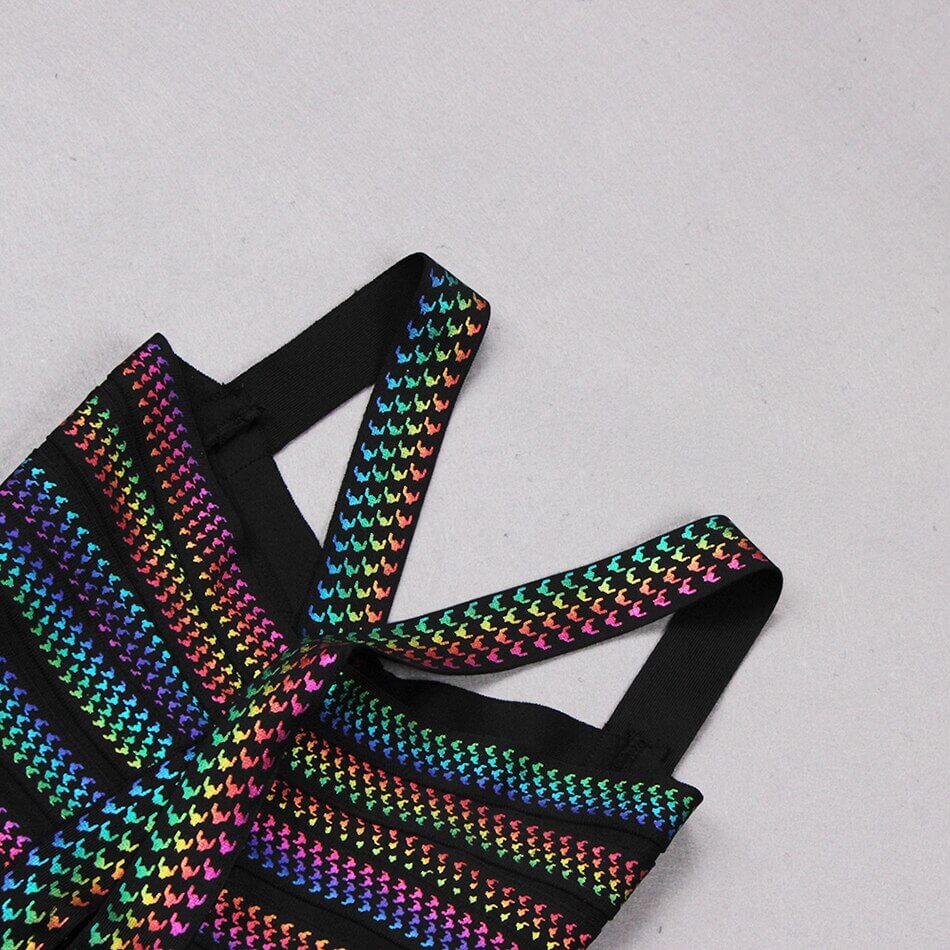 Moderne veelkleurige mini jurk voor dames, gestreept design, een comfortabele en stijlvolle feestjurk.