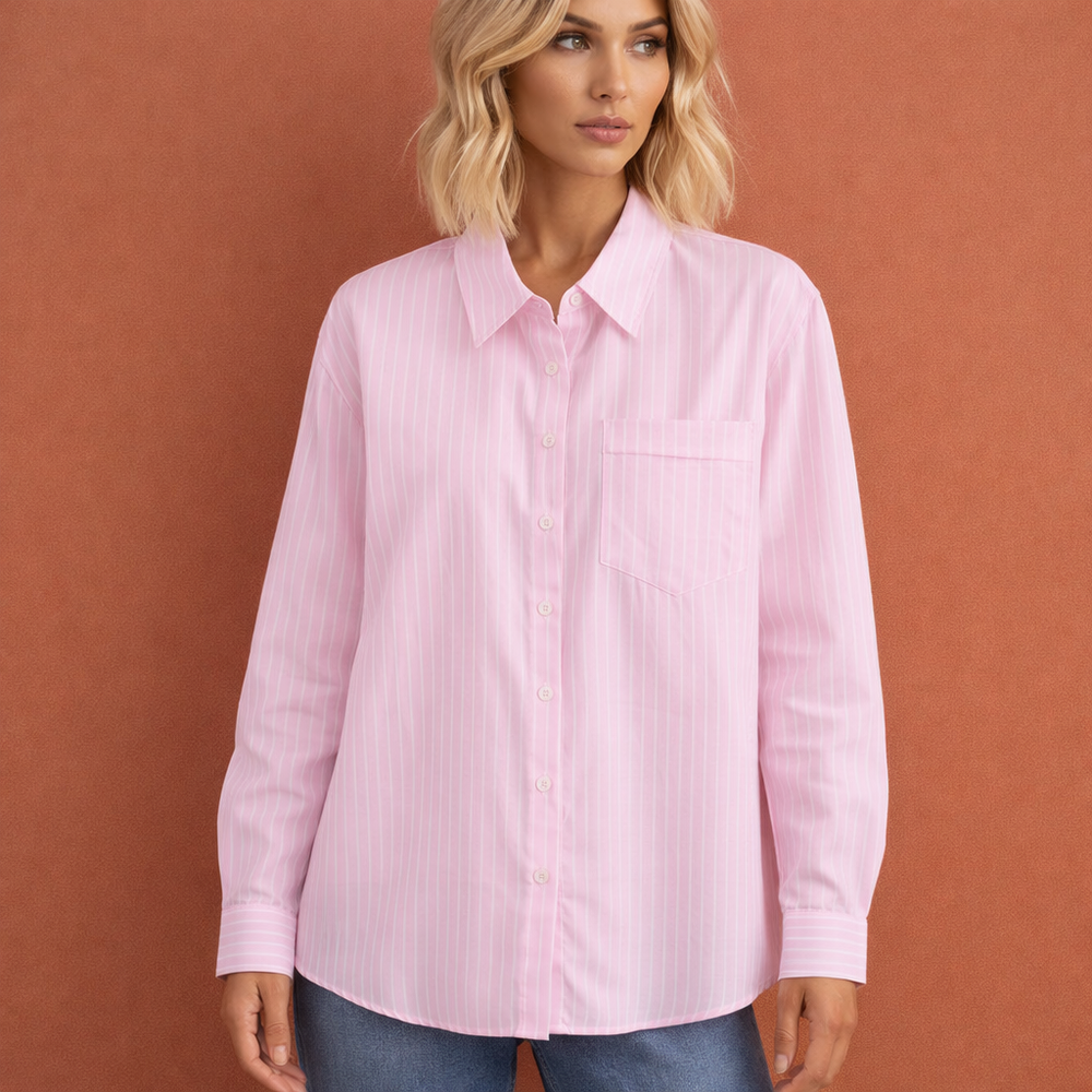 Comfortabele gestreepte oversized damesblouse, ideaal voor een casual look of elegante kantooroutfit.
