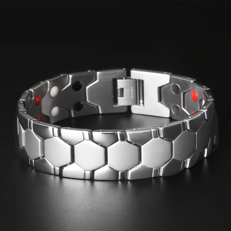 Gouden heren armband met subtiel design. Ideaal accessoire voor de moderne man, passend bij diverse herenmode.