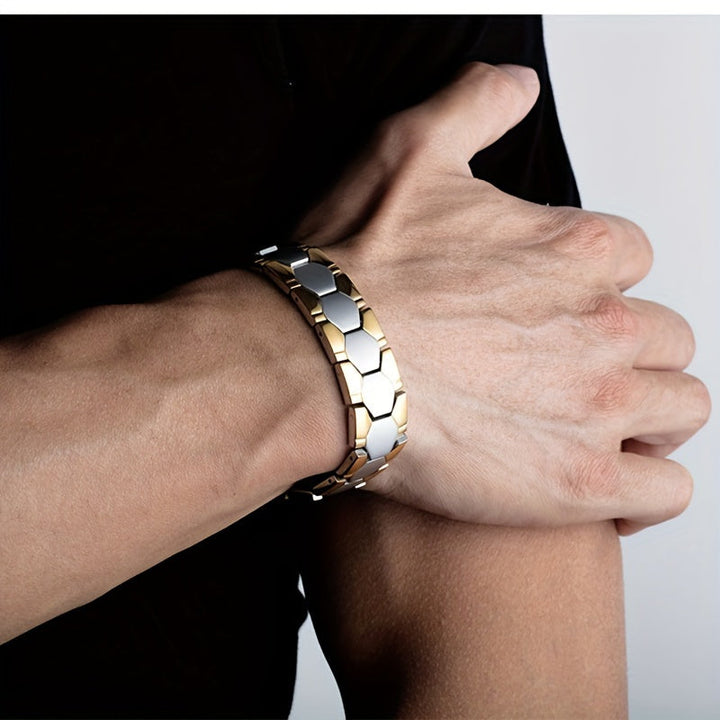 Stijlvol cadeau voor de moderne man: een verstelbare heren armband met strak design. Perfect accessoire.