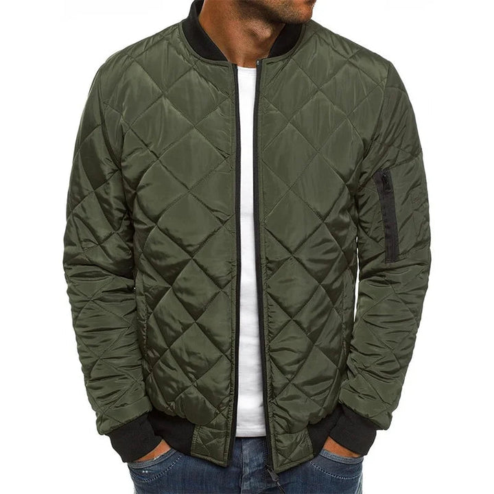 Stijlvolle heren bomberjas met gewatteerd ontwerp, perfect voor een casual look in herfst en lente.