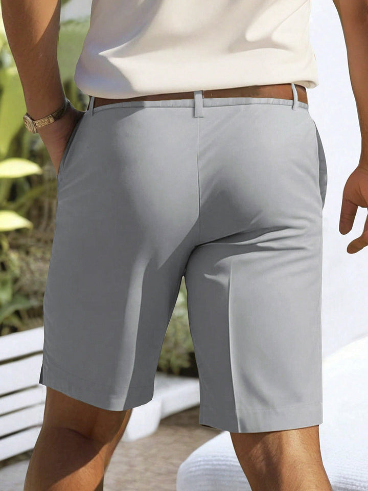 Comfortabele heren bermuda met rechte pasvorm. Ideaal als casual korte broek voor zomerse dagen en vrije tijd en mannenmode.
