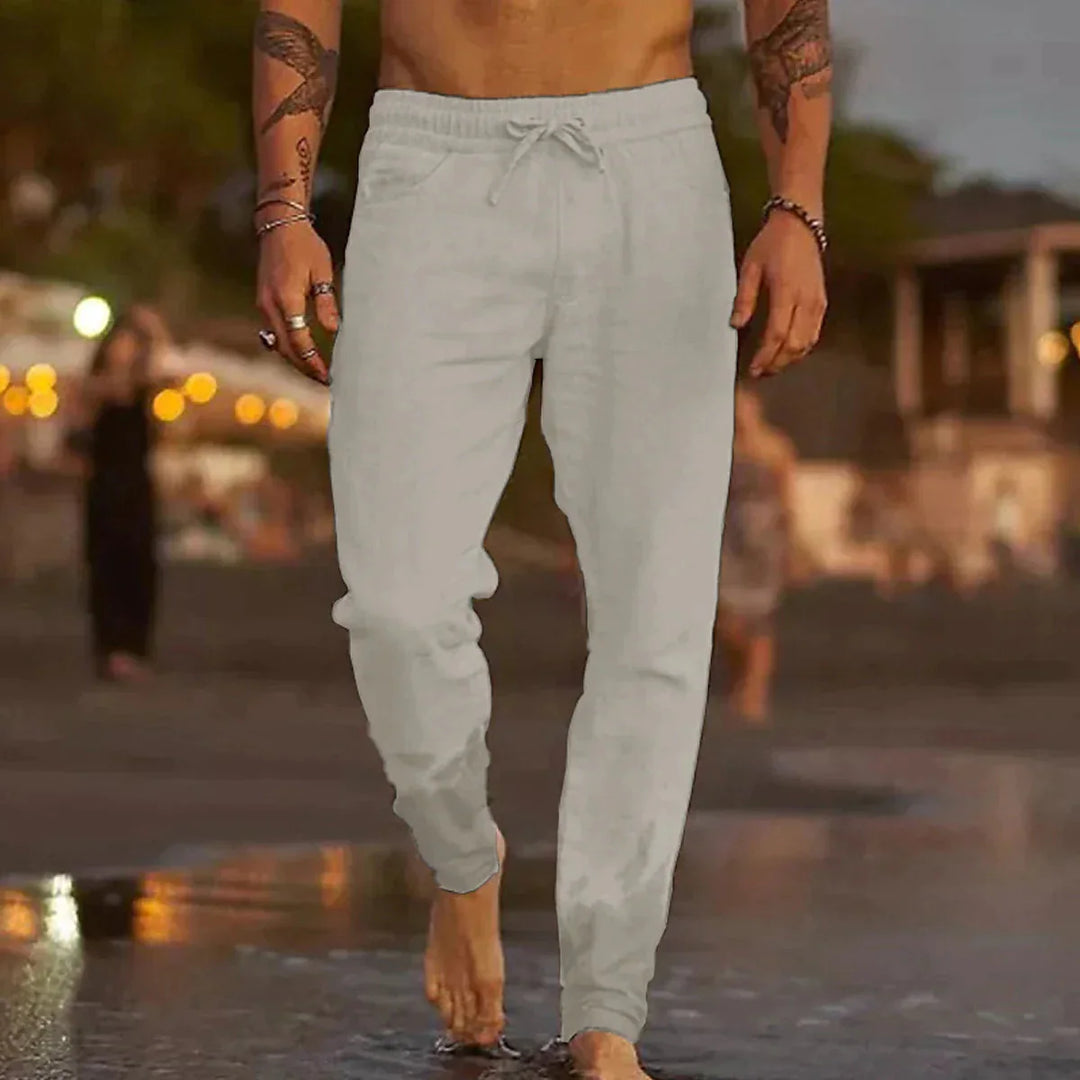 Moderne herenbroek met relaxte pasvorm en elastische taille, een comfortabele keuze voor mannenmode.