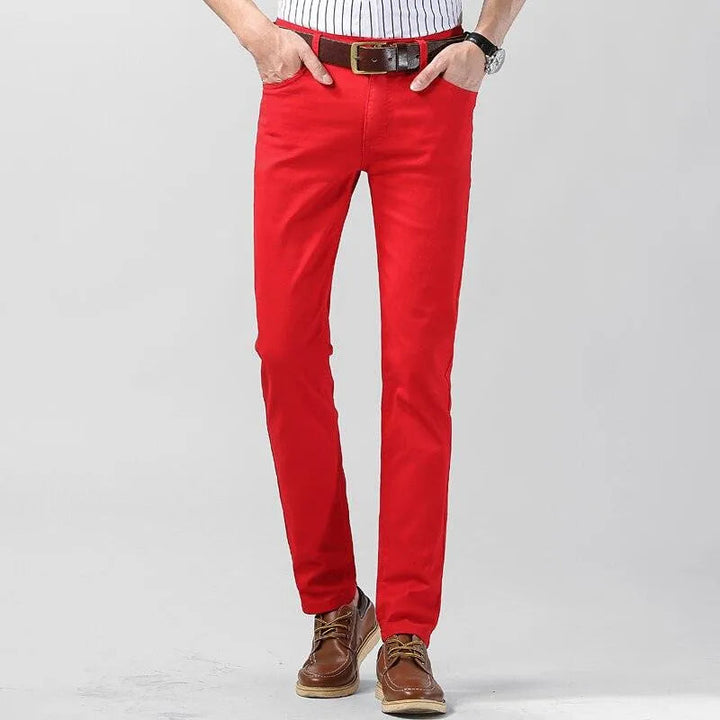 Veelzijdige herenbroek in diverse kleuren, eenvoudig te combineren voor elke outfit en stijl.