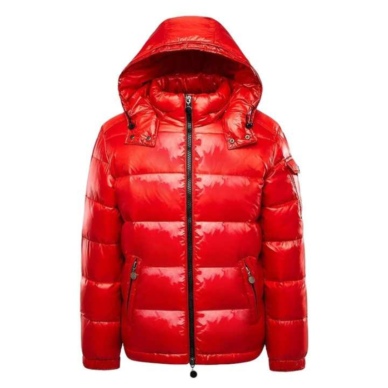 Volledige weergave van een warme heren gewatteerde winterjas; essentiële pufferjas voor de kou.