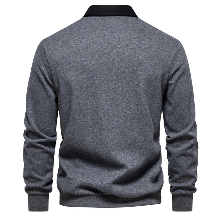 "Stijlvolle heren polo sweatshirt met klassieke kraag en patchwork detail, gemaakt van zachte katoenblend, regular fit."