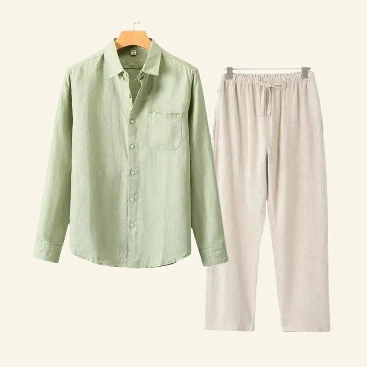 Complete heren outfit: modieuze blouse en bijpassende broek voor elke gelegenheid.