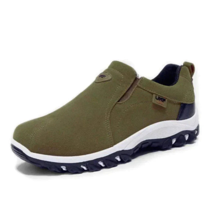 Close-up van het ademende materiaal van de heren slip-on sneakers. Lichtgewicht en comfortabel voor heren.
