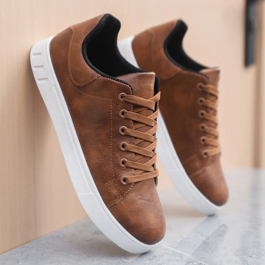 Elegante business casual heren sneakers; comfortabele, lage schoenen met vetersluiting voor heren.