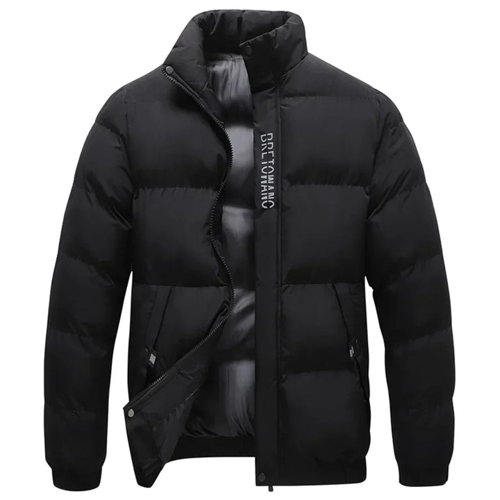 "Stijlvolle heren winterjas, water- en winddicht, grijs, navy blauw of zwart, vooraanzicht met kraag en zakken."