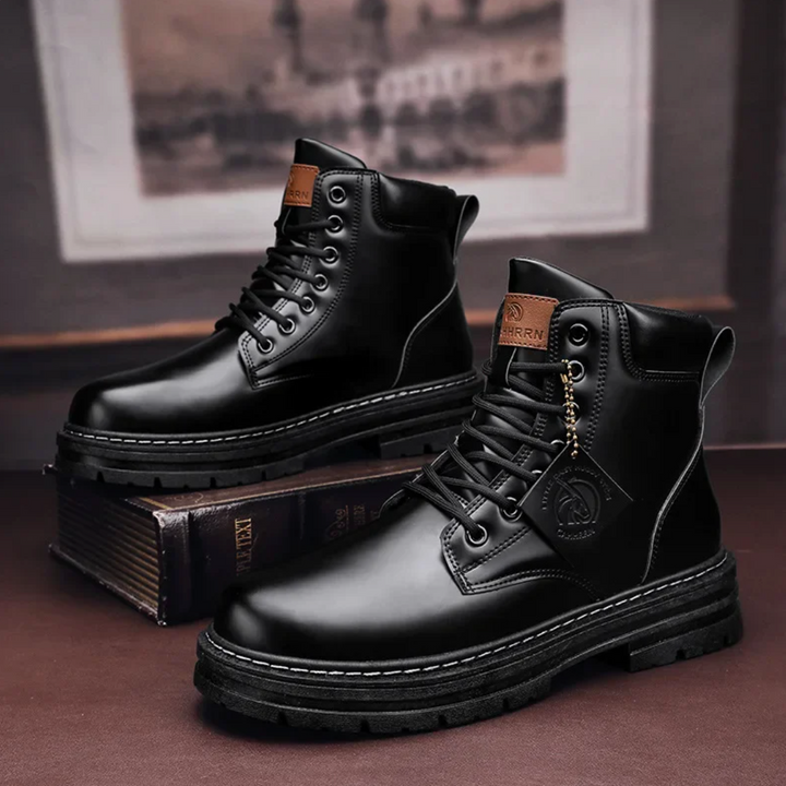 Elegante herenboots met uniek patchwork design, een essentieel item voor de modebewuste man in de winter.