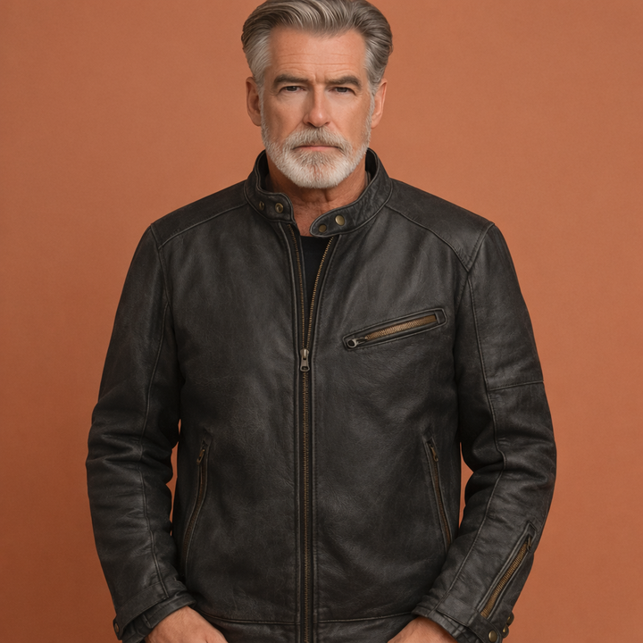 Stijlvolle herenjas van imitatieleer met opstaande kraag, perfect voor een tijdloze, casual look in herfst en winter.