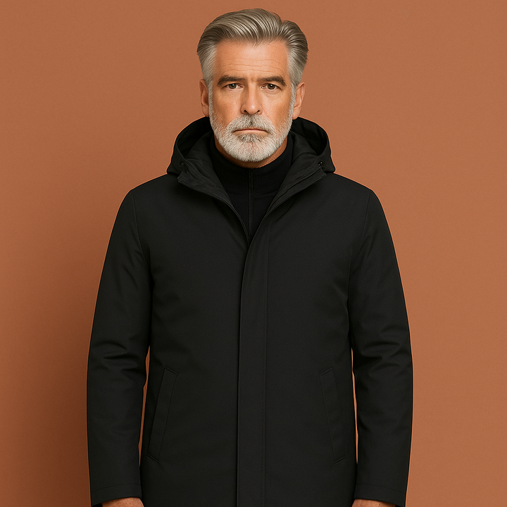 Warme zwarte heren winterjas met capuchon, ideaal voor de winter, comfortabel en modern.
